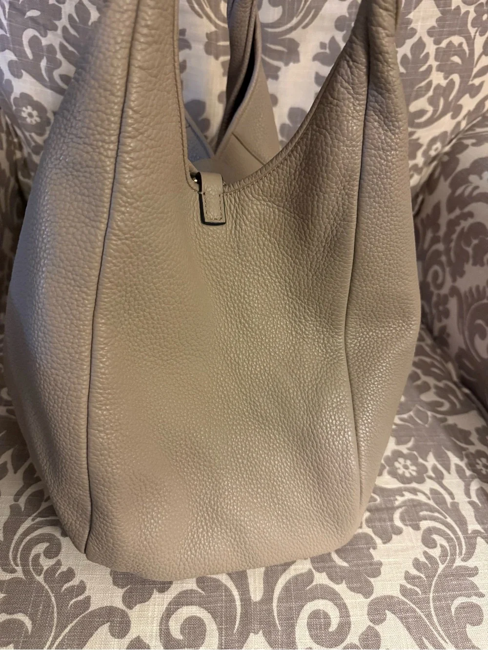 Loewe cream pebble